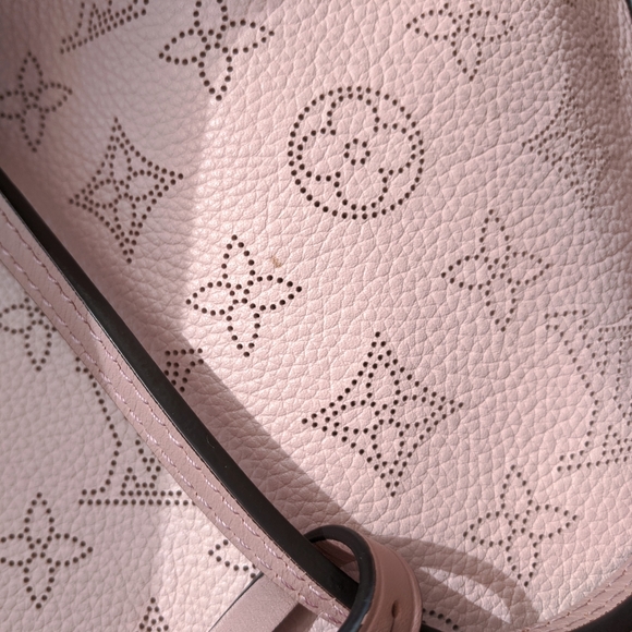 SOLD 💔Louis Vuitton 💎Hina PM Leather Bag💕 - Picture 6 of 16